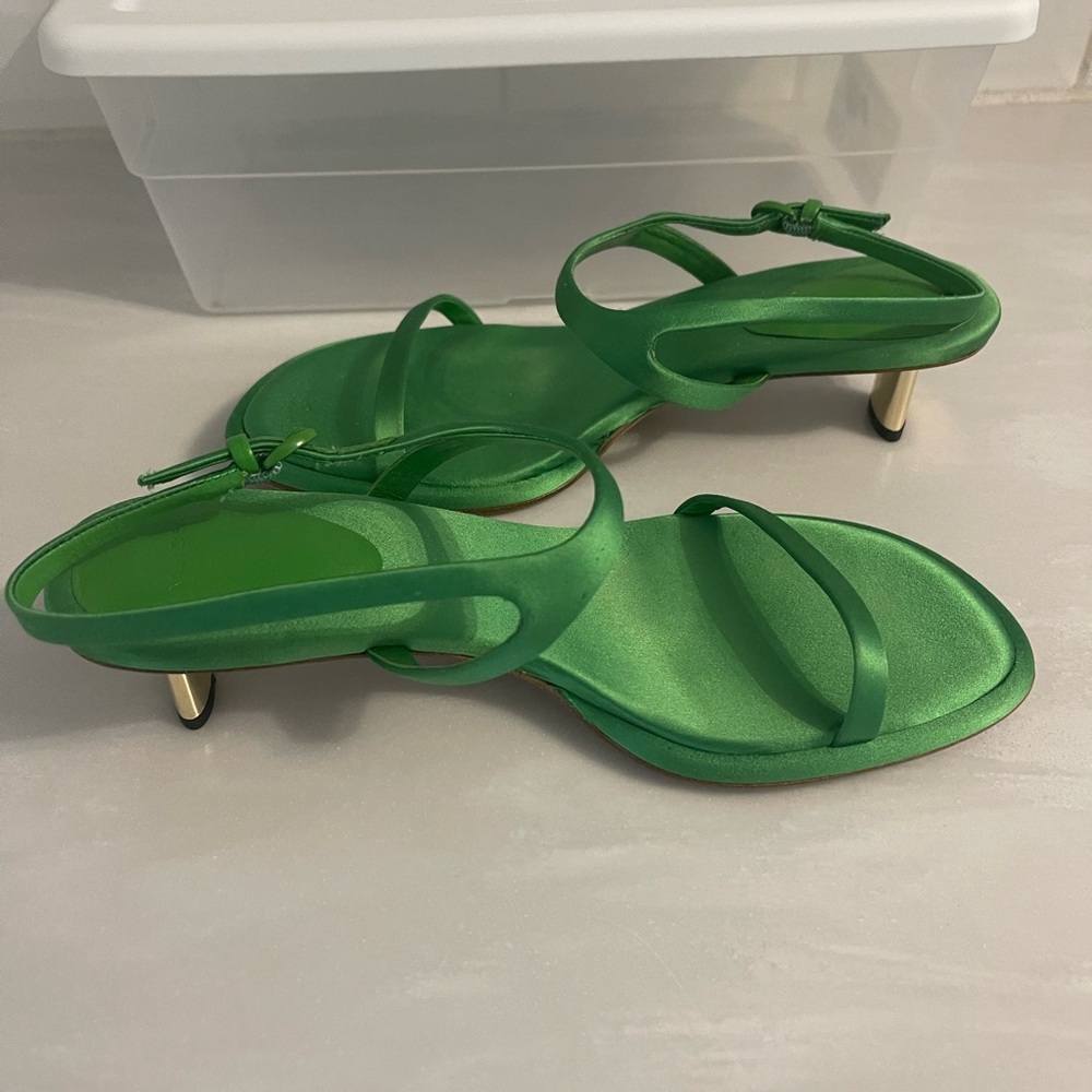 Vince‎ Ester Kitten Heel Sandal Size 8 - Picture 8 of 9